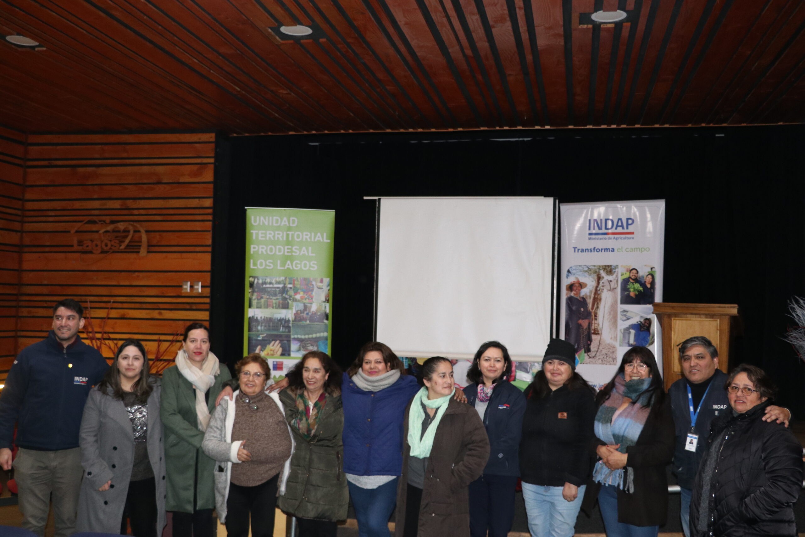 En Los Lagos se constituye Mesa de la Mujer Rural