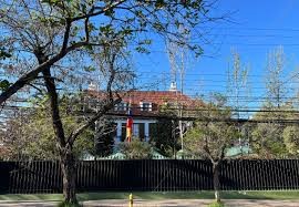 Estas son las consecuencias de que Venezuela haya cerrado su embajada en Chile