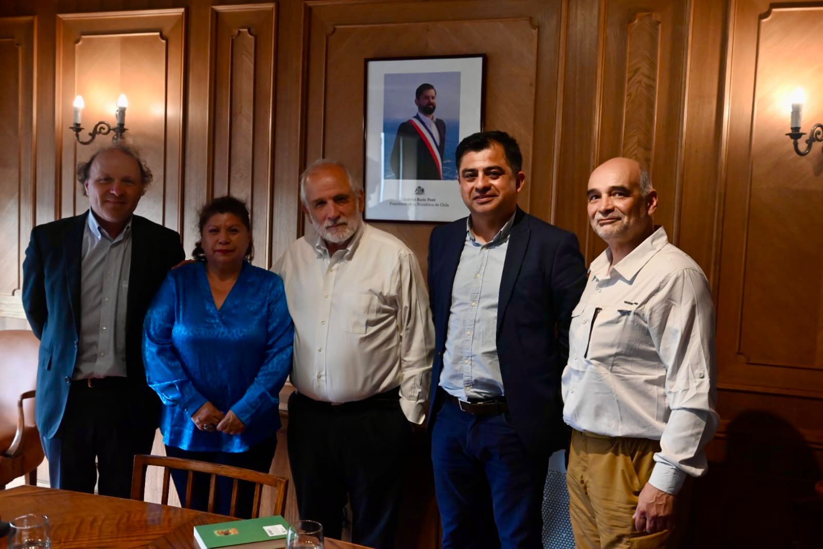 Delegado Presidencial se reunió con el Ministro Montes para analizar proceso de adjudicación del puente Cochrane