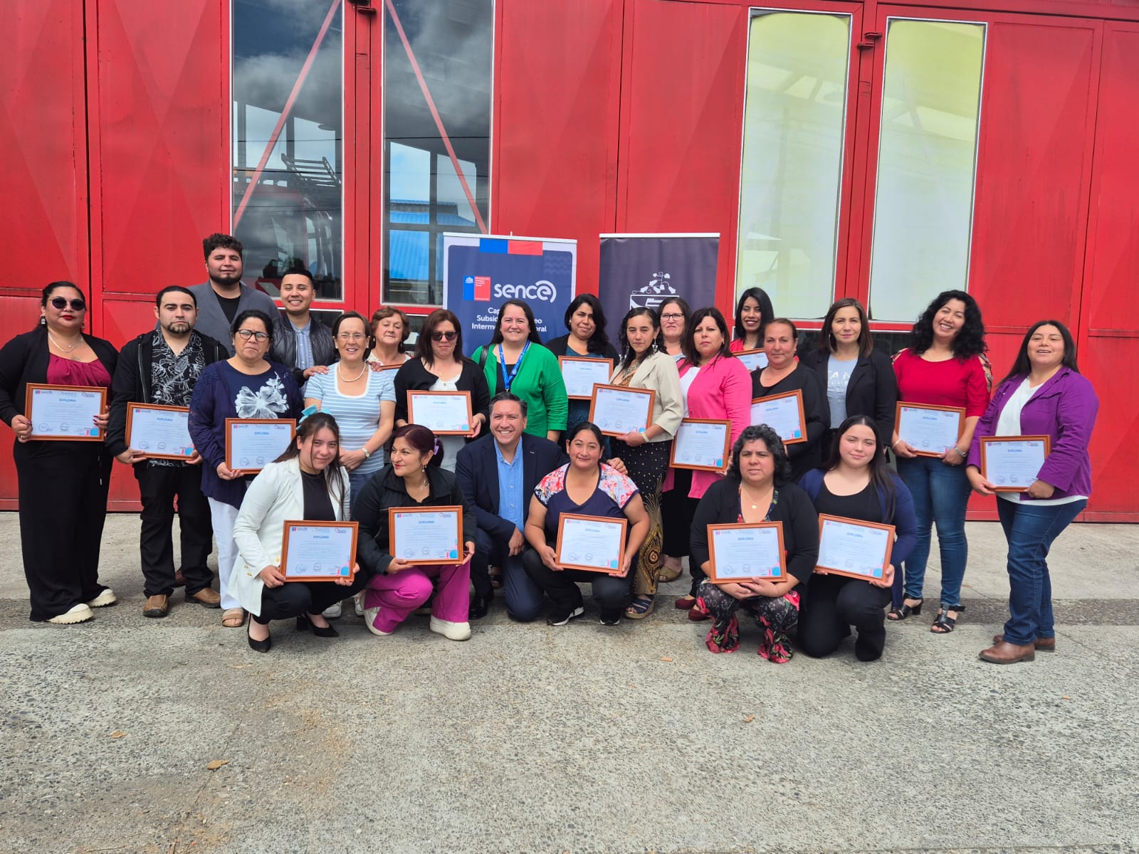 MUJERES DE LOS RIOS ACCEDEN AL MUNDO DIGITAL A TRAVÉS DE CURSOS DICTADOS POR SENCE