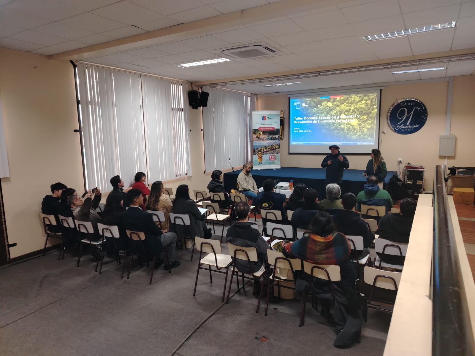 CONAF capacita a docentes en prevención de incendios forestales y educación ambiental en la región de Los Ríos