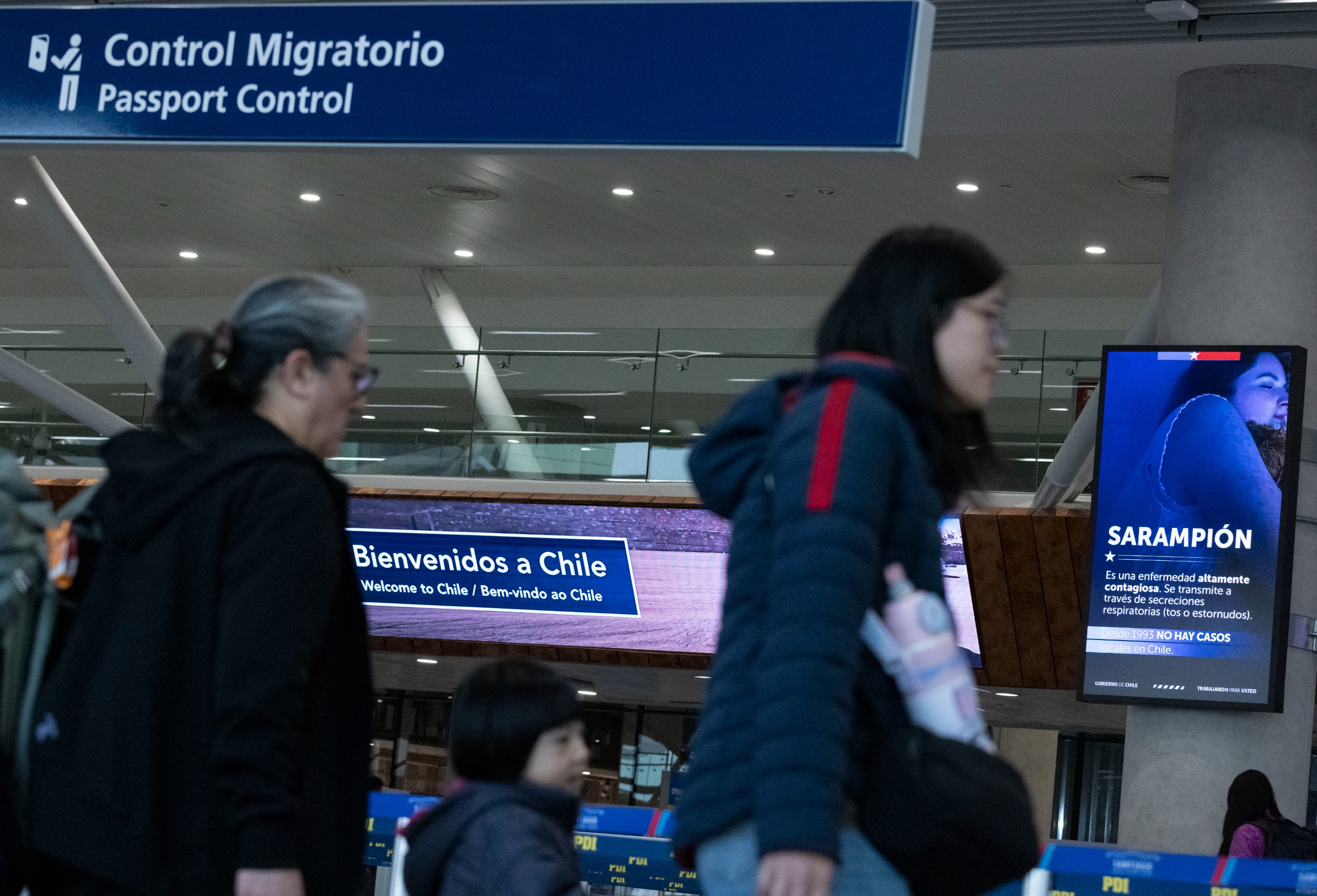 MINSAL Y AEROPUERTO SANTIAGO REFUERZAN LLAMADO A VACUNARSE CONTRA EL SARAMPIÓN ANTE AUMENTO DE VIAJES POR VACACIONES DE INVIERNO Y MUNDIAL DE FÚTBOL