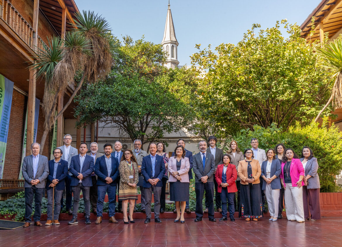 UACh presenta ante el CRUCh su modelo de vinculación pregrado y magíster