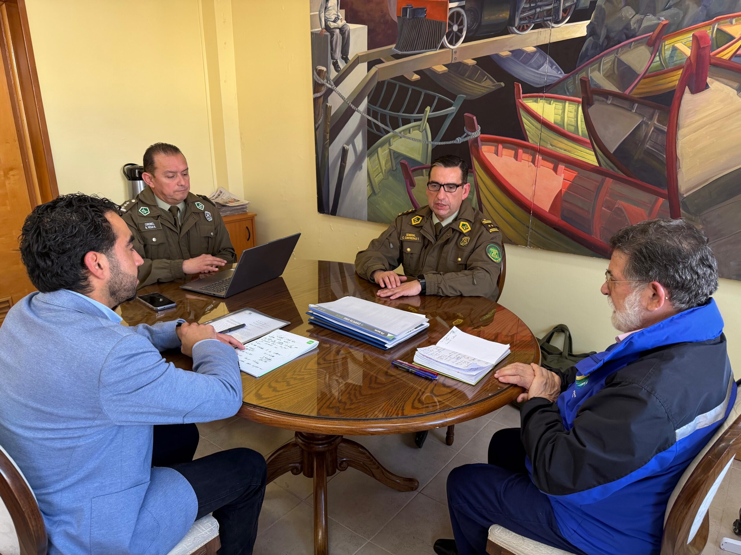 GORE de Los Ríos refuerza coordinación con Carabineros y PDI ante preocupación por rebaja en presupuestos para seguridad