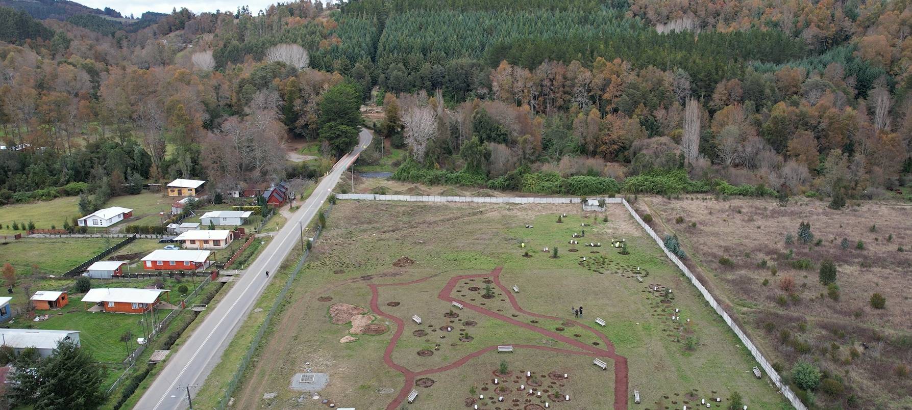 Creación y conservación de Parque Urbano en Malalhue, gracias a Programade Emergencia de Empleo de CONAF