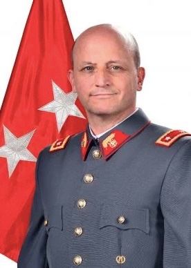 Columna de opinión: El ejército y el trabajo por Chile de «Los Viejos Estandartes»